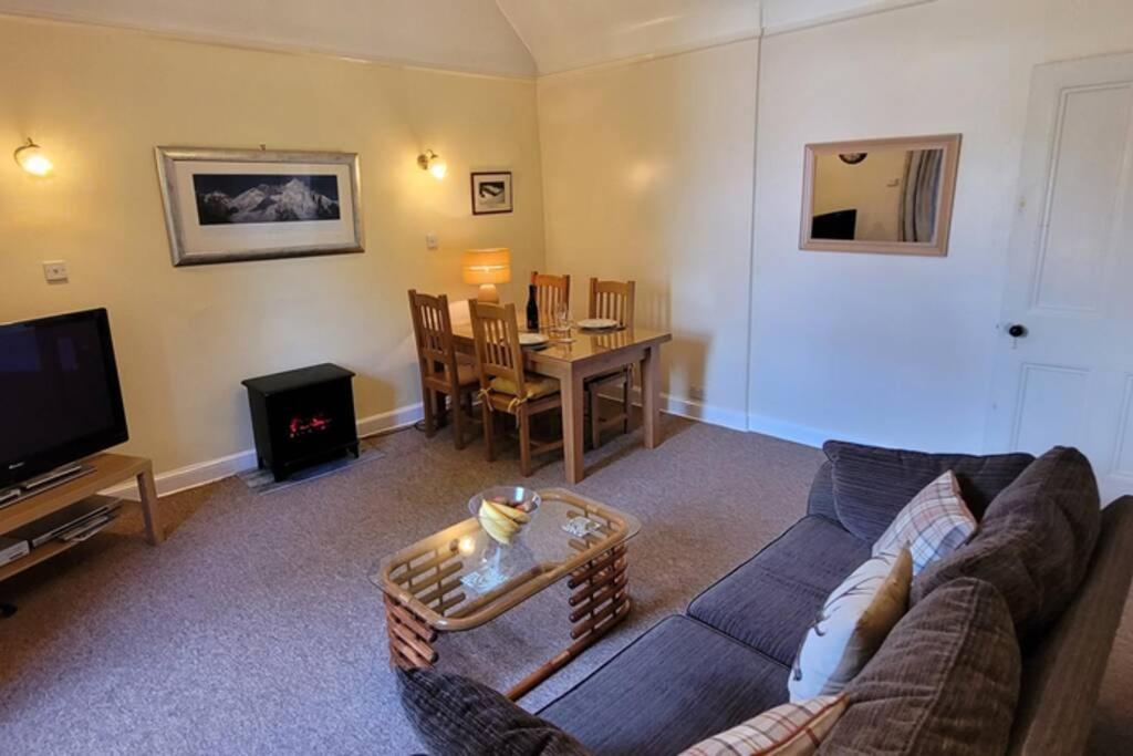Pitlochry North Wing Apartment - Very Central Exterior photo